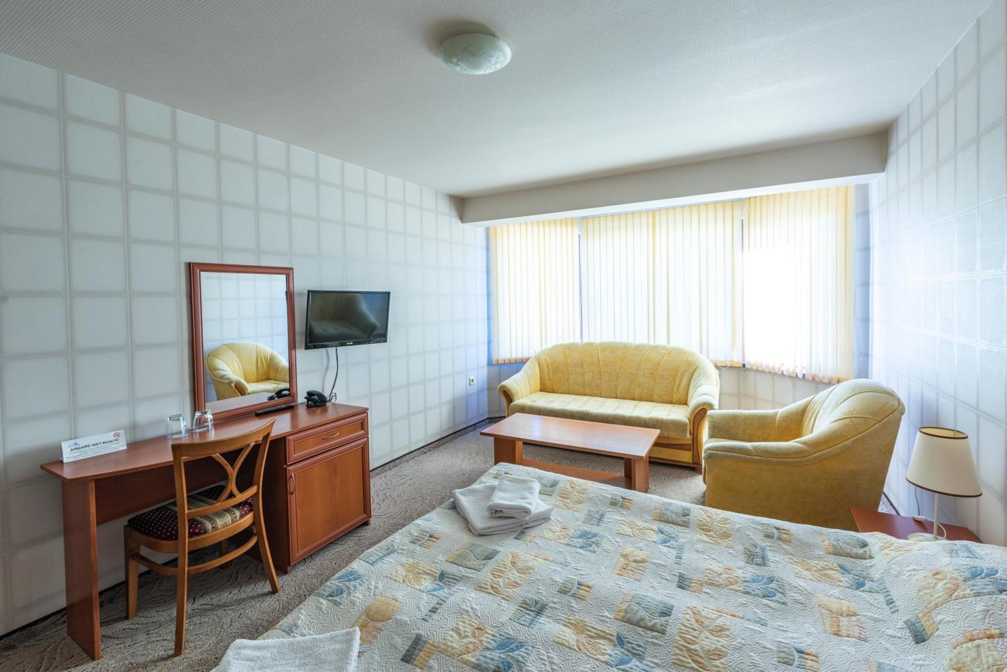 Семеен Хотел Кристал Smolyan Habitación foto