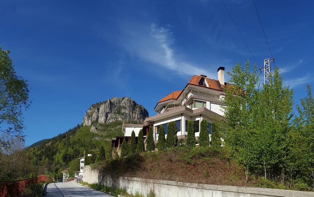 Семеен Хотел Кристал Smolyan Exterior foto